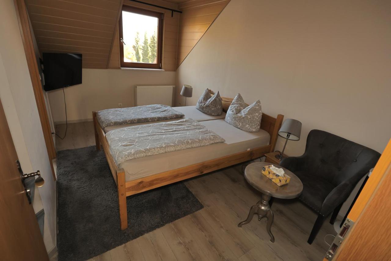 Pension Zum Paradies Harthausen  外观 照片